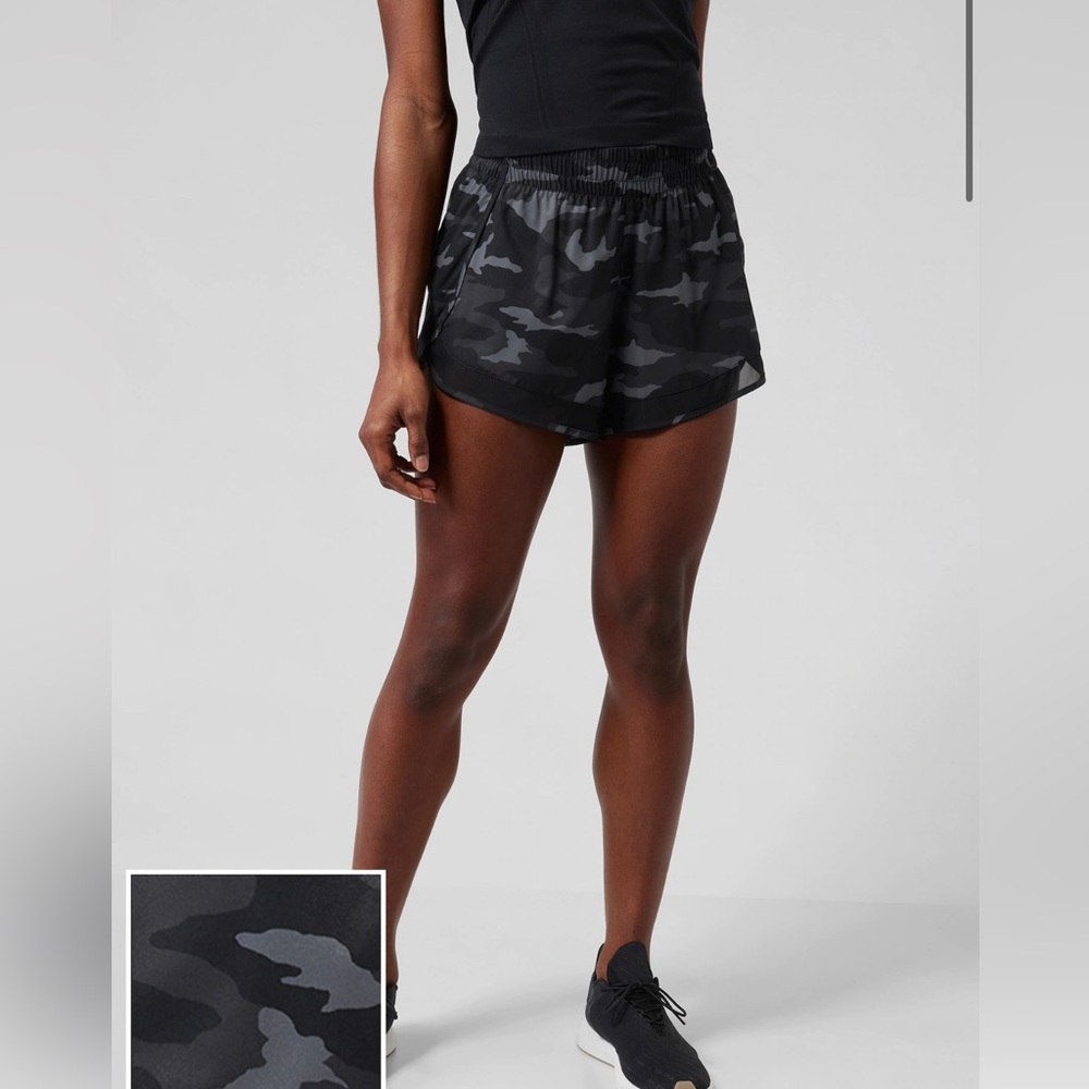 athleta mesh racer run short 4” camo